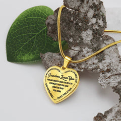 Havijo Grandma Loves You heart-shaped necklace in jewelry, featuring a delicate chain and pendant with sentimental design