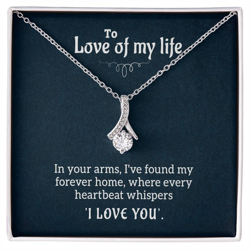 Havijo jewelry: The Love Of My Life alluring beauty necklace featuring delicate chain and heart pendant.