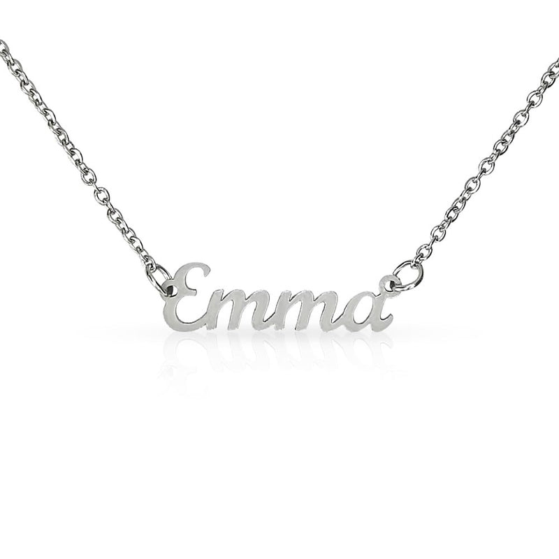Havijo classic style name necklace with elegant chain and personalized name pendant, jewelry accessory on a neutral background.
