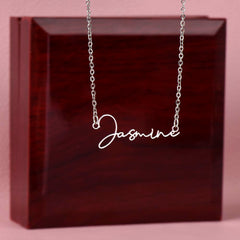 Havijo Signature Style Name Necklace in elegant jewelry design, featuring a personalized name pendant on a delicate chain.