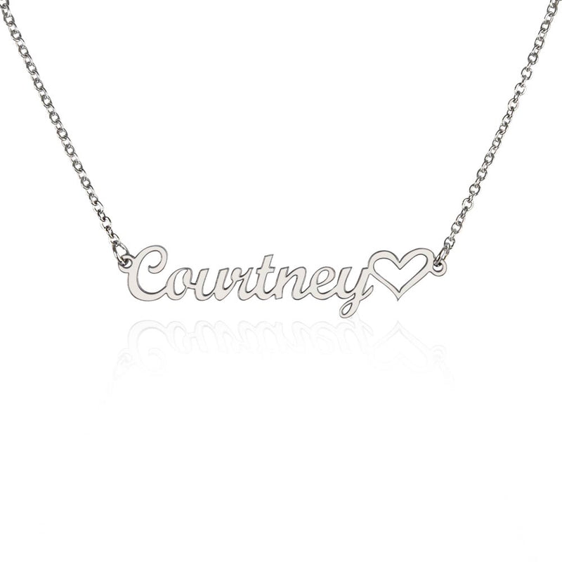 Havijo classic heart-style name necklace with personalized pendant, silver jewelry piece on a chain, elegant and stylish design.