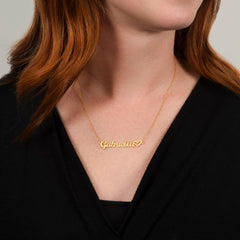 Havijo classic heart style name necklace with personalized engraved heart pendant on a delicate chain.