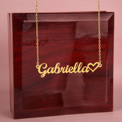 Havijo classic heart-shaped name necklace in silver with personalized engraved name on delicate chain jewelry.