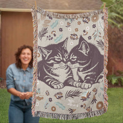 Havijo Cat Lovers heirloom blanket with cozy, soft fabric featuring a cat-themed design and intricate woven pattern.
